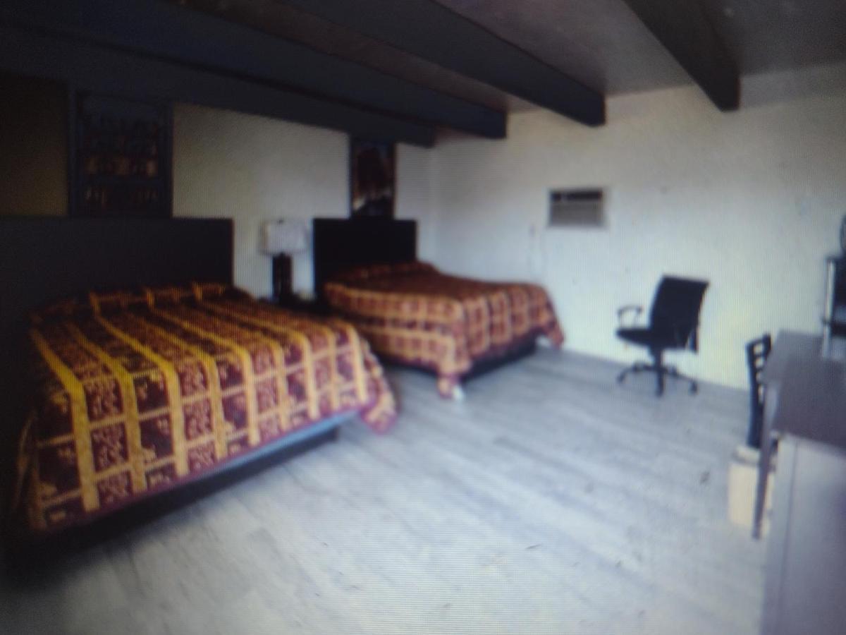 Budget Inn & Suites -Super-Ice Cold Spotless Rooms- Door-To-Door Lit Parking & Lowest Price Plus Hbo Max,Spanish Tv, Internet Free!! Freer Εξωτερικό φωτογραφία