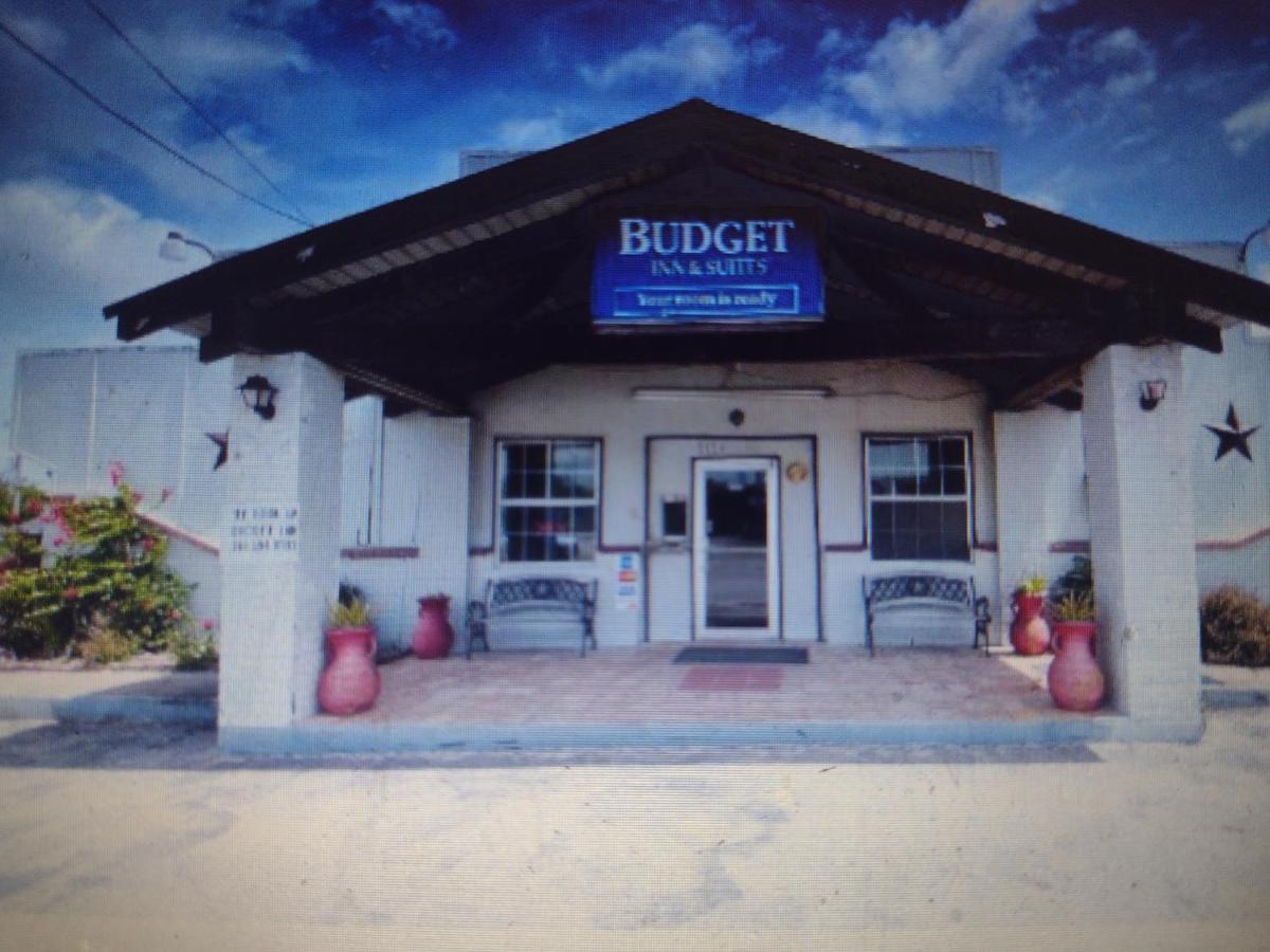 Budget Inn & Suites -Super-Ice Cold Spotless Rooms- Door-To-Door Lit Parking & Lowest Price Plus Hbo Max,Spanish Tv, Internet Free!! Freer Εξωτερικό φωτογραφία