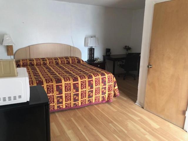 Budget Inn & Suites -Super-Ice Cold Spotless Rooms- Door-To-Door Lit Parking & Lowest Price Plus Hbo Max,Spanish Tv, Internet Free!! Freer Εξωτερικό φωτογραφία
